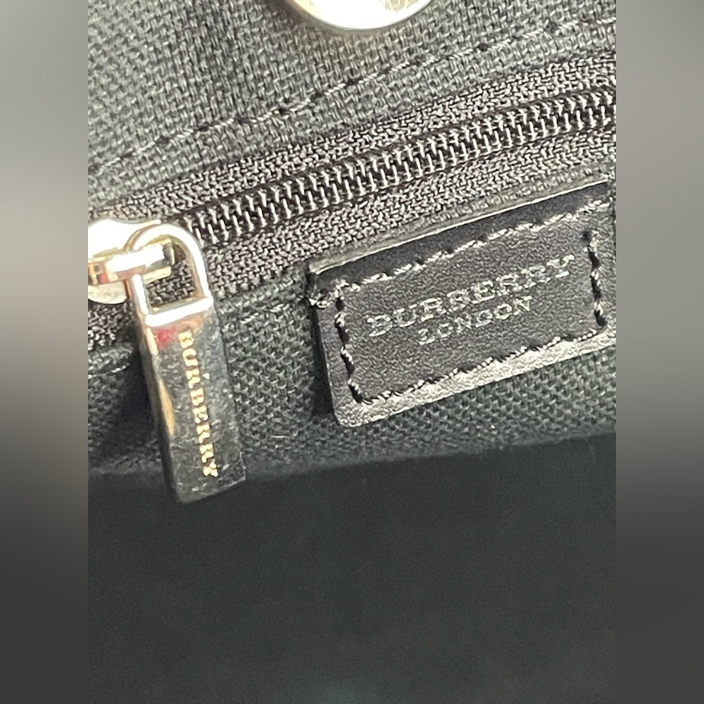 Burberry Tote Bag - Picture 11 of 14